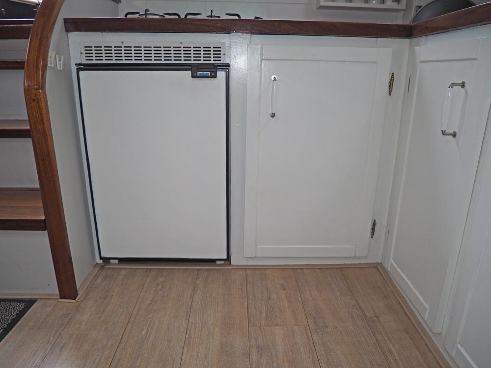 Saloon, Accommodation